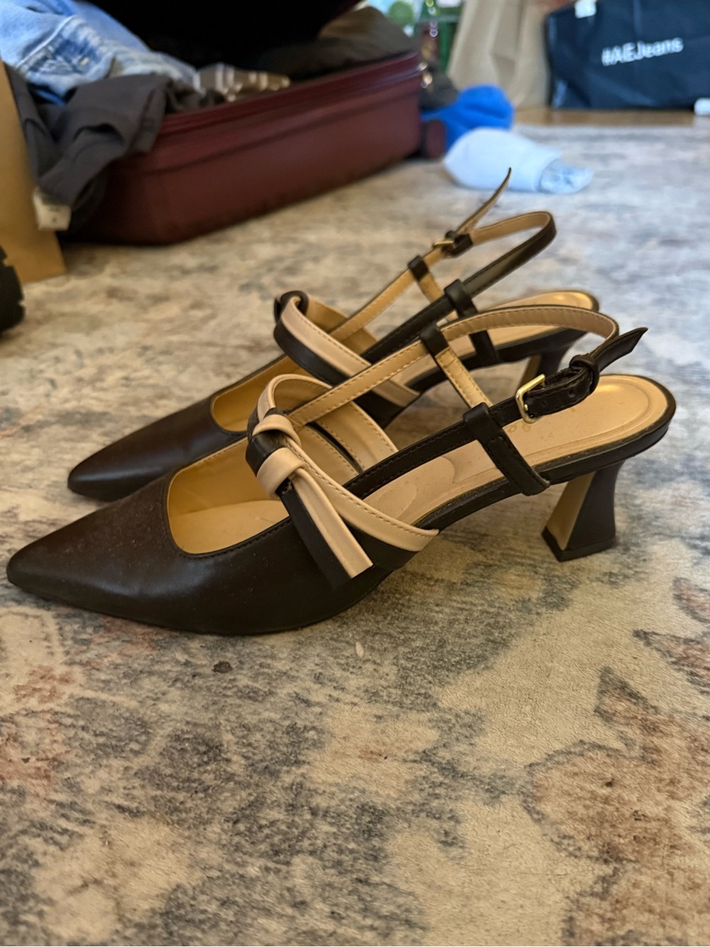 Pointed Toe Slingback Pumps in Black and Cream - Picture 2 of 3